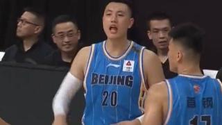 北京男篮101比66大胜四川男篮，锋线组合翟晓川出色表现