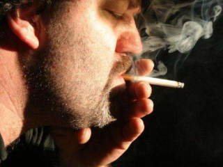 吸烟有什么危害？它为什么会引发咽喉癌？让小编来解释一下吧！ 香烟评测,吸烟会导致咽喉癌吗,吸烟的危害