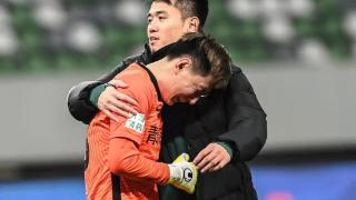 青岛足球第三次告别顶级联赛，杨为健含泪和中超告别