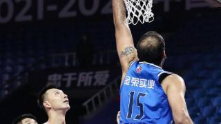 哈达迪和易建联隔扣失败2022年，中国男篮最大的低谷