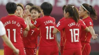 王霜二次留洋后第二场正式比赛，中国女足全队正巧集训