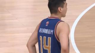 80-101，CBA又一8连败队：全队单节仅7分，主教练发飙，三分32中8