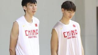 忌惮！日本男篮主帅点出中国男篮优势，王哲林和周琦身上担子重