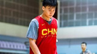 现役中国男篮不缺“易建联”，最缺的是17-18赛季的“四字外援”