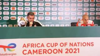 非洲杯组委会出洋相，因没付钱发布会开始前被人拿走话筒