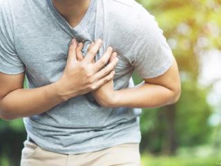为什么胸口会突然“刺痛”？是心脏病吗？“熬夜的报应到了吗？”