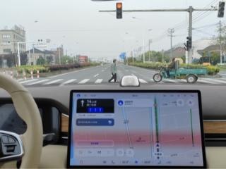 安全轻松出行 AITO问界新M7智驾真“老司机”！