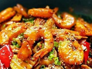 香辣干锅虾的家常做法，外酥里嫩麻辣鲜香，出锅一大盆不够吃