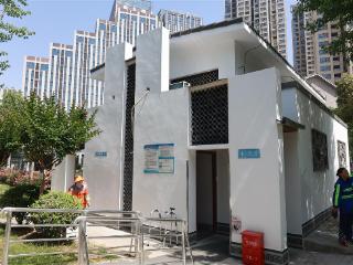 方便老人孩子如厕，杨春湖公园这两座公厕增添了新功能