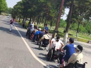 西安市举办无障碍进景区轮椅捐赠活动