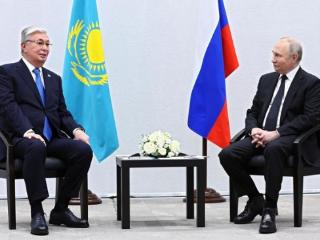 俄罗斯总统与哈萨克斯坦总统通电话 讨论双边合作问题