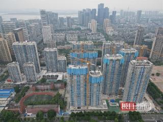 武汉青山31街坊建设项目主体全面封顶