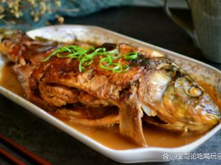 家常炖鱼，是一道深受人们喜爱的传统菜肴，口感鲜美、营养丰富
