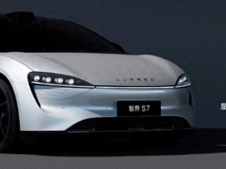 华为推出高性能纯电动轿车智界s7，为出行领域注入了新的活力