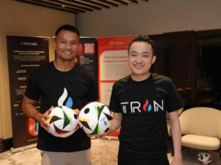 新加坡国门哈桑·桑尼与孙宇晨畅聊足球，武磊是中国最佳