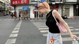 度假发际线怎么系才好看