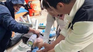 游客突然倒地武汉医生果断出手