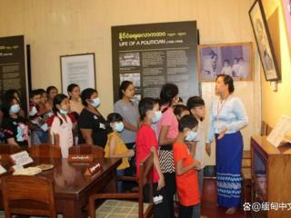 缅甸烈士节，6000多人到昂山将军博物馆（仰光）参观