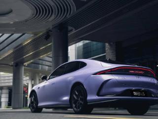 智己汽车推出智己l6限定奥运紫涂装，新增全新的奥运车机主题