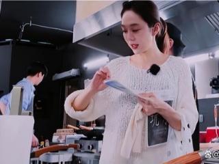 虞书欣姜妍《中餐厅》同框，白幼瘦VS熟女风，谁才是你的菜？