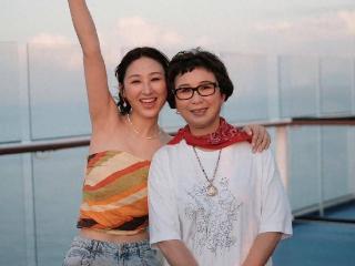 TVB花旦高海宁为母庆生，两母女戴12万劳力士，合照太幸福