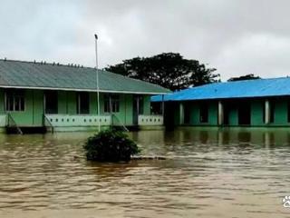 遇到天灾，毫无办法！缅甸小镇发生洪灾，25所学校暂时关闭