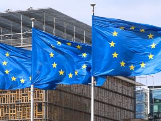 欧盟开始动用被冻结俄资产收益援助乌克兰，俄警告将报复