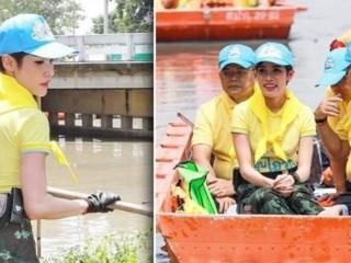 诗妮娜完成公务首秀，高调主持学术研讨会，一袭军装飒翻全场