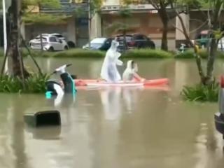 台风“苏力”来了！琼海多条路段积水严重