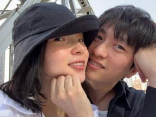 金大川晒老婆雎晓雯走秀美照，网友：产后恢复是天赋还是努力？