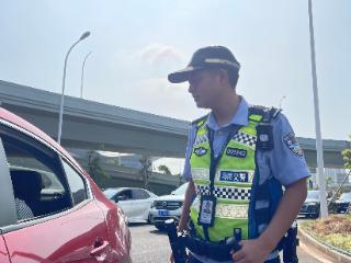 海南港航公安交警支队执勤交通疏导交通