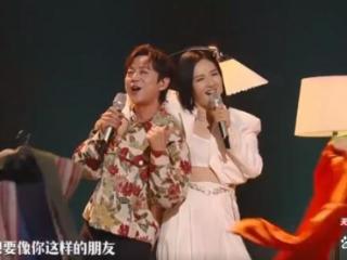 何炅谢娜带来《像你这样的朋友》，情感充沛，25年的友谊好动人