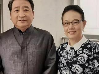 姜昆74岁生活：夫妻相濡以沫，继子让他感动，女儿婚姻成忧