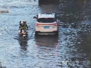 “十月大潮”引发海水倒灌北海市区多地被淹