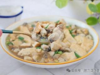 豆腐和它天生一对，一碗全是高蛋白！这么炖一锅，比吃肉强