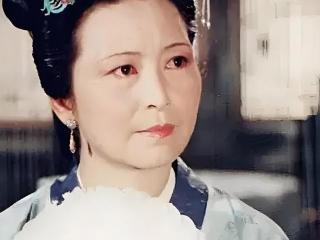 王夫人昏了头才会抄检大观园，真是搬起石头砸自己的脚