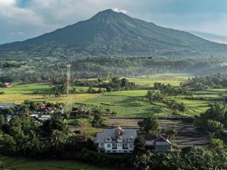 菲律宾坎拉翁火山喷发致1.2万名居民疏散