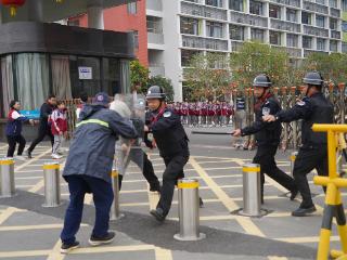 防暴演练筑防线 安全防范守校园｜榕城中学博东实验学校