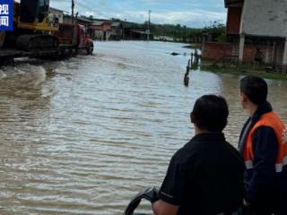 厄瓜多尔冬季暴雨已致18人死亡 超8.2万人受影响