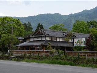 游客太多 日本九州岛温泉水位告急