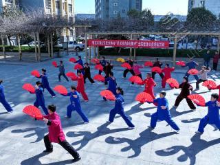 武术助力乡村振兴：泰安市泰山区武术协会走进社区开展公益培训