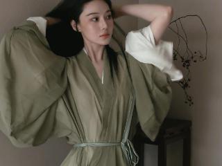 体脂率 32% 的张馨予，用肌肉线条重新定义 “完美身材”