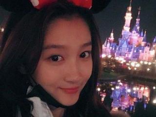 关晓彤主页访问量飙升：热度背后的多元映射