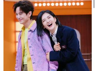 谢娜凌晨卡点庆生何炅50岁！网友：这友情甜到齁嗓子！