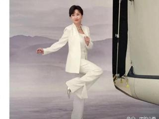 70岁的年纪美过90后！30年过去了，她才是内娱的“时间刺客”