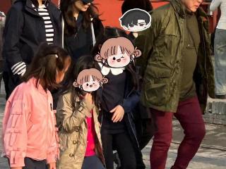 郭晶晶携子女游大同庆生！哥哥为妹妹点蜡烛，很是暖心！