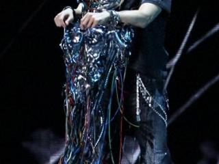 谢霆锋20年来首唱，不换衫不化妆素颜出镜，4万人直呼爷青回