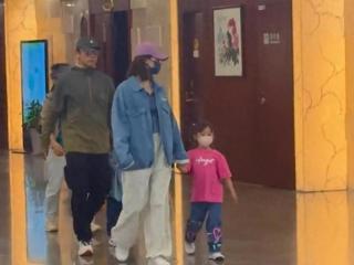 郑恺苗苗一家四口亮相录制跑男，两个孩子天真活泼，深受粉丝喜爱
