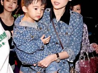 谢霆锋之子出席演唱会，被认出后掩面偷笑帅气，保镖身份非同寻常