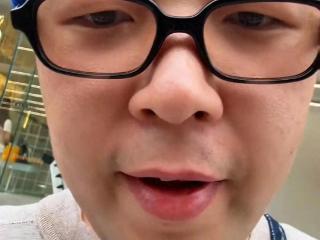 42岁吴昕与杜海涛私下聚餐，晚到5小时，不洗头不化妆超随意
